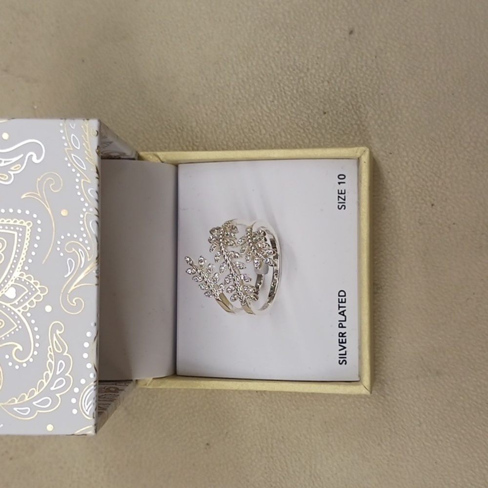 Rose vine ring